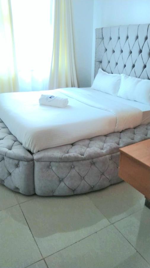 Jacky'S Milimani Suites Накуру Экстерьер фото